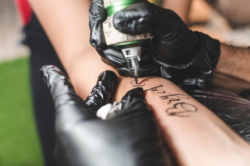 Popularne style czcionek do tatuażu