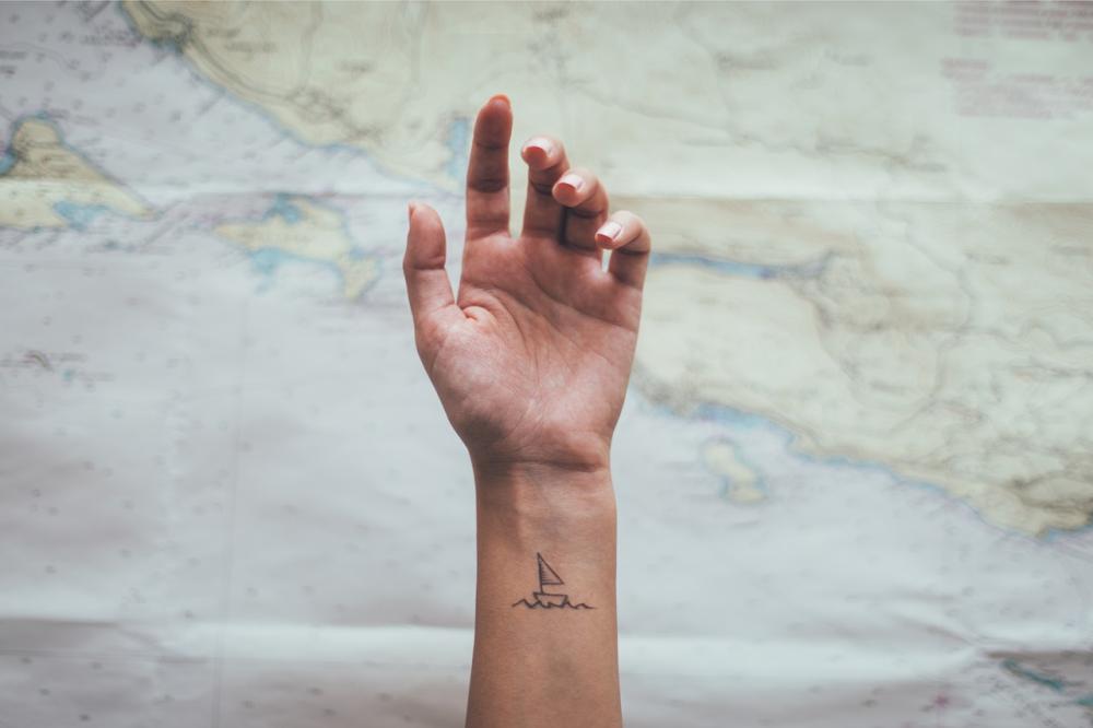 Symbolika i znaczenia w minimalistycznym tatuażu