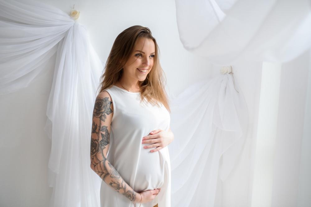 Zalecenia dla kobiet planujących ciążę po zrobieniu tatuażu